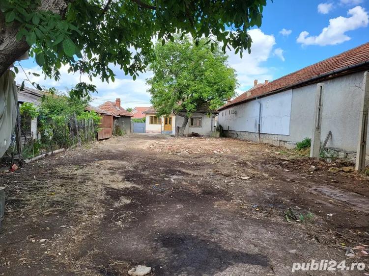 Vand casa cu 4 camere - 1