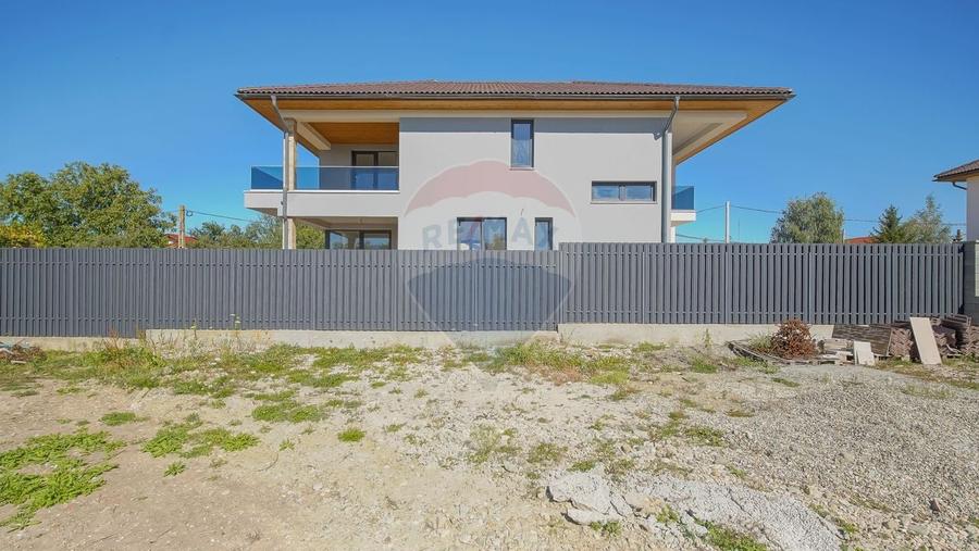 Casa / Vila cu 5 camere de vanzare - 40