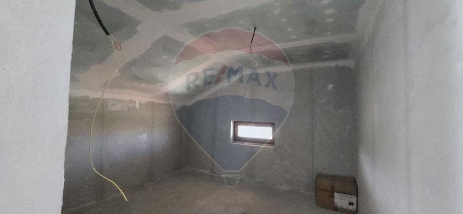 CASA CU ETAJ DE VANZARE LA GRI LA 12 KM DE ARAD ZIMANDUL NOU - 21