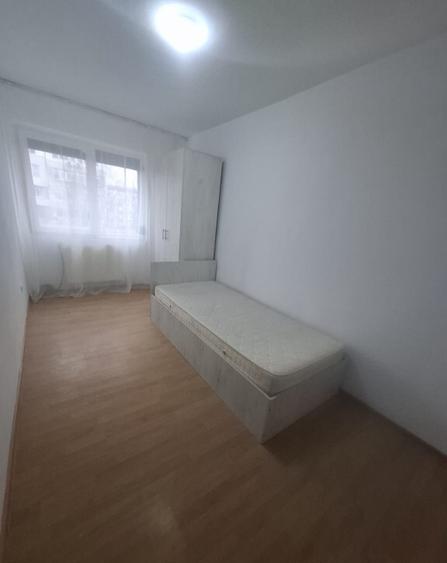 Inchiriez apartament 3 camere - 7