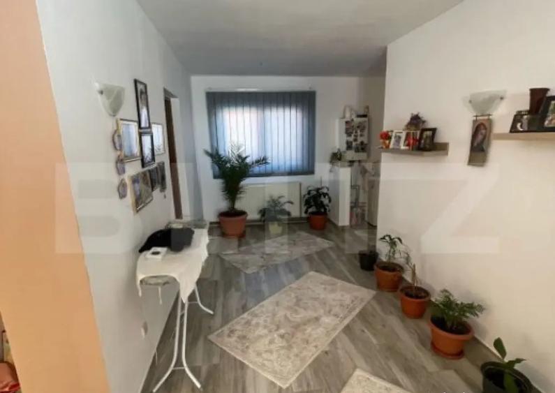 Casa cu 3 camere, 90 mp, 2 anexe gospodaresti si teren de 30 - 11