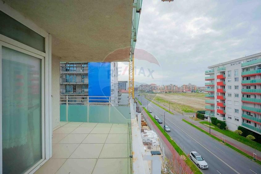 Apartament de Vânzare cu 3 Camere, Terasă de 32mp - 22