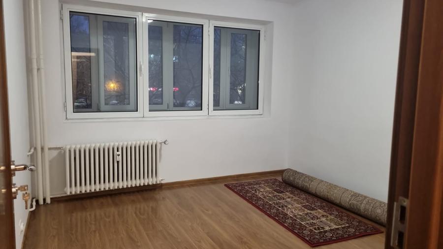 Unirii, Bd Dimitrie Cantemir stradal , 2 minute metrou - 7