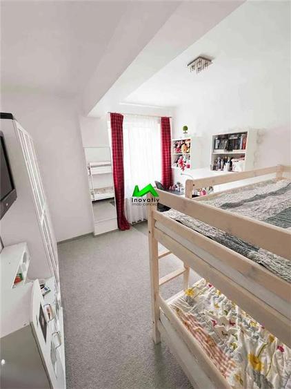Apartament cu 3 camere decomandat, mobilat în Turnișor