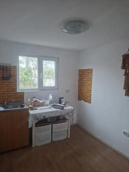 CASA SPATIOASA IN PLOIESTi COMPARTIMENTARE EXCELENTA-ZONA LINISTITA - 11