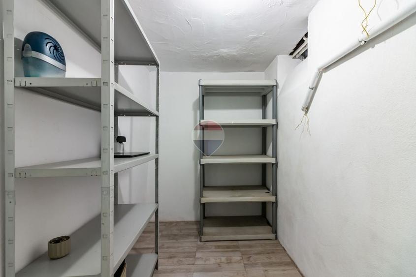 Apartament cu 4 camere semidecomandat, mobilat în Turda