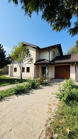 Vila individuala cu garaj | Laguna Albastra | Bucatarie mobilata | Teren 650 - 1