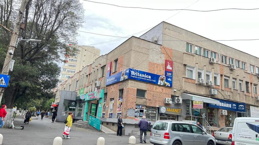 Vanzare spatiu stradal – 90 mp utili, chirias stabil, Piata Sudului