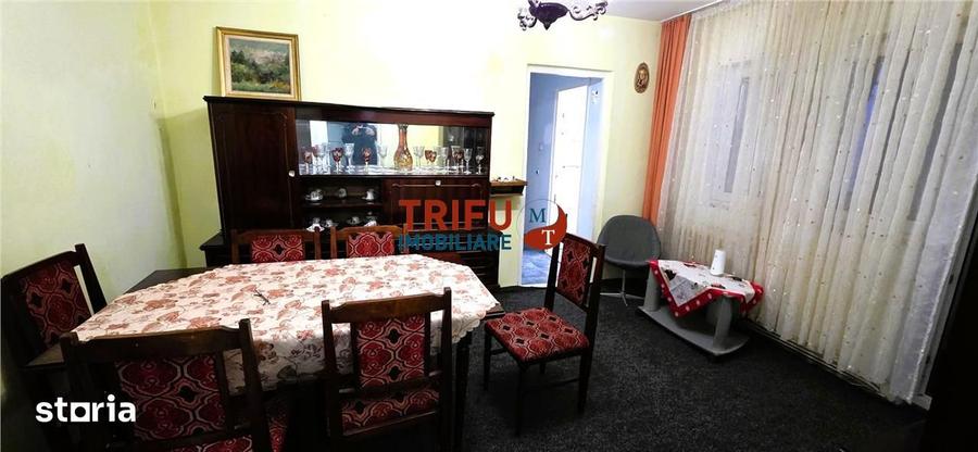 Apartament cu 4 camere semidecomandat în Cetate