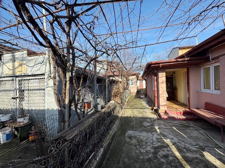 Casa cu teren de 320 mp/ Sos Chitilei/ Marmurei - 1