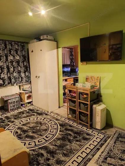 Apartament de vanzare, cu 2 camere, 38 mp, zona Dambu Pietros - 1