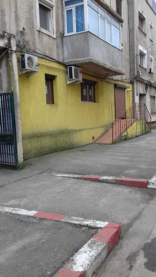 Spatiu Comercial-Birou Zimnicea -str. Calugareni - 1