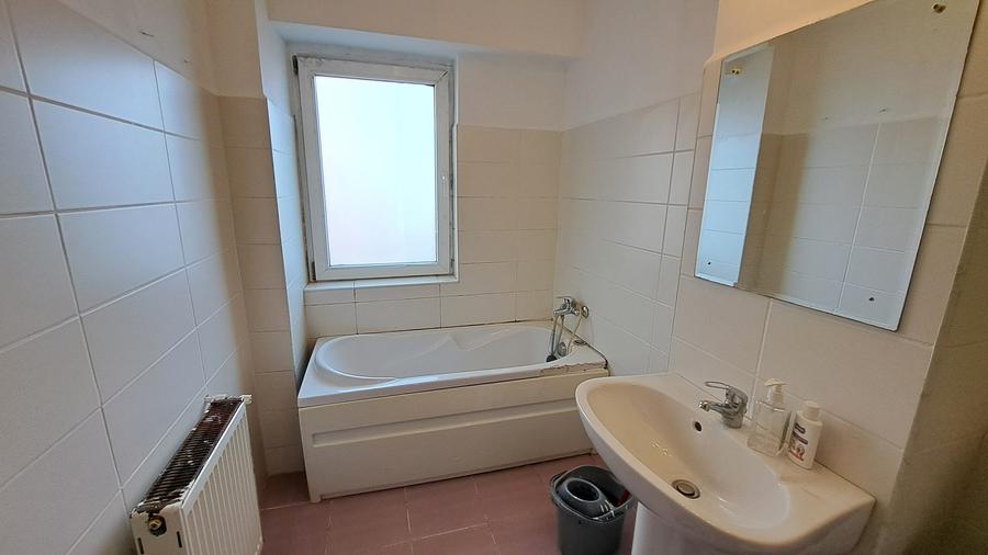 APARTAMENT 3 CAMERE - SUPRAFATA GENEROASA - 35