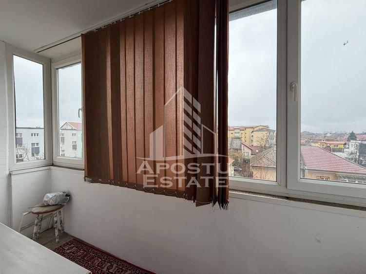 Apartament cu 2 camere, semidecomandat,centrala proprie,zona Girocului - 11
