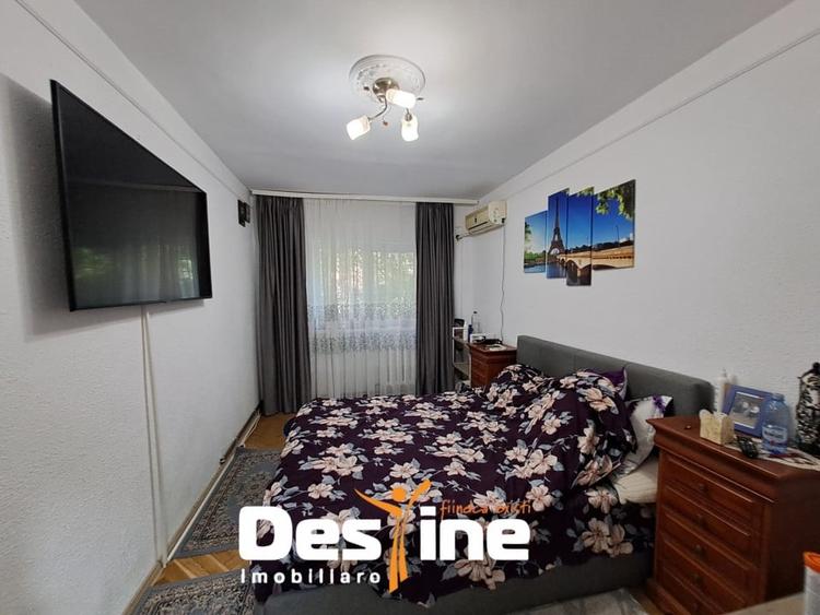 MIRCEA CEL BATRAN, Apartament 2 camere, decomandat, 109.900 Euro - 3