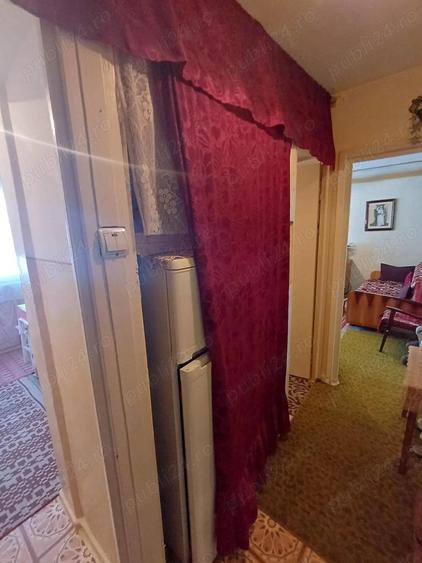 De vanzare apartament cu 2 camere, in zona Roman Voda, curata, spatios 29.900euro - 1