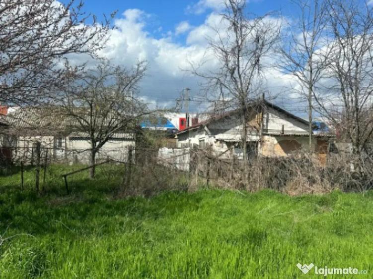 Oportunitate! Teren 820 mp cu casa, in Valu lui Traian - 1