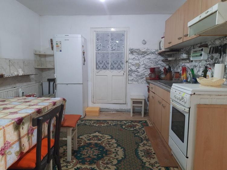 Casa de vanzare cu 3 dormitoare, garaj, gradina si atelier, zona Muncitoresc, Re - 2