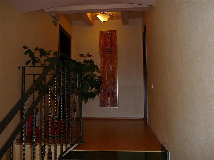 Pensiune, afacere la cheie, cu 10 camere la 10 minute de centru orasului - 30