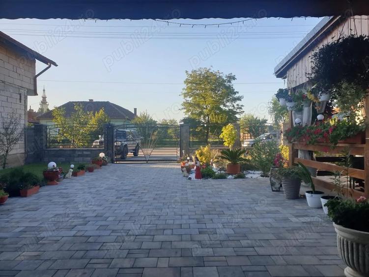 De vanzare Casa spa?ioasa ?i eleganta in zona Nadlac, jud. Arad - 9