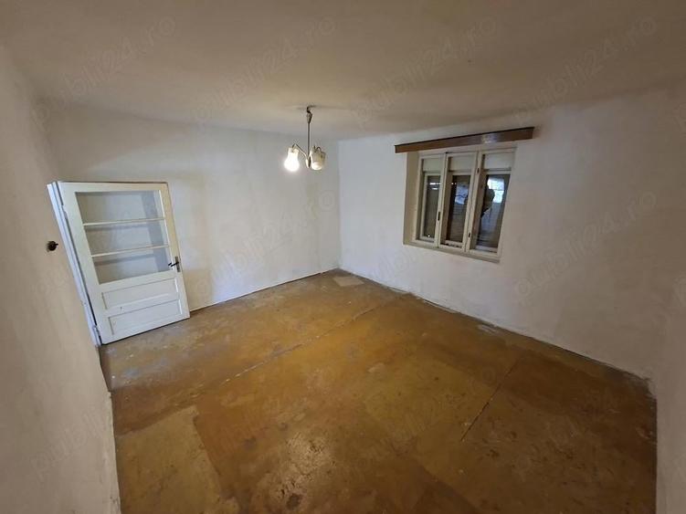 Casa pe colt de vanzare localitatea Birda - 9