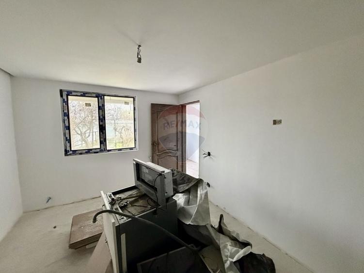 Casă cu 4 camere de vânzare - 8