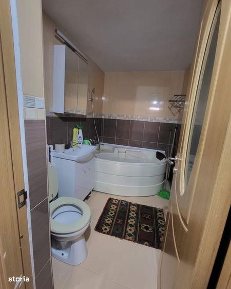 Apartament 3 camere, balcon, utilat - 380 EUR - 5