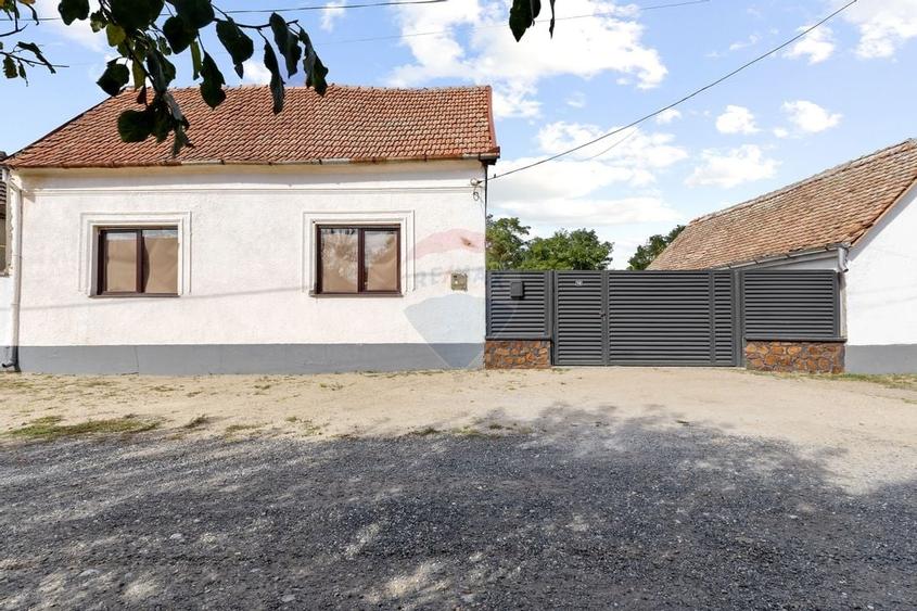 Casa renovata recent, zona centrala Pecica - 3