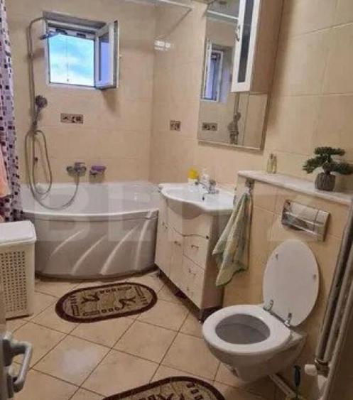 Apartament de vanzare, cu 4 camere, 120 mp, etaj intermediar - 9