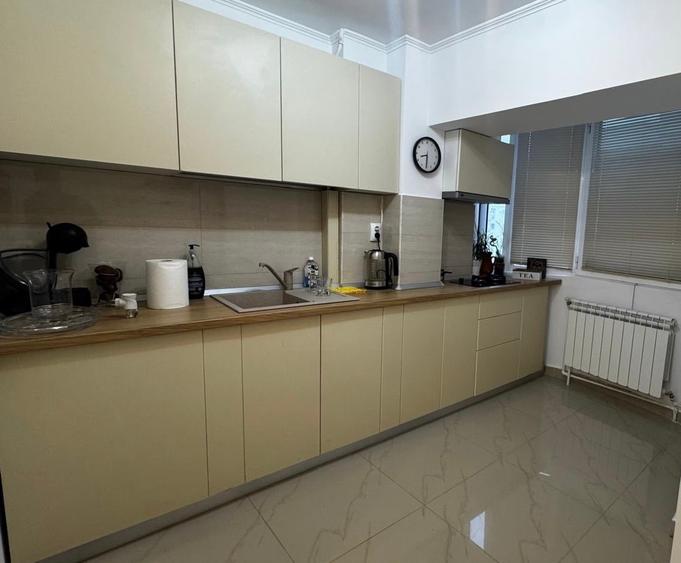 Piata ALBA IULIA,stradal pe Bulevardul DECEBAL,garsoniera cu priveliste superba - 5