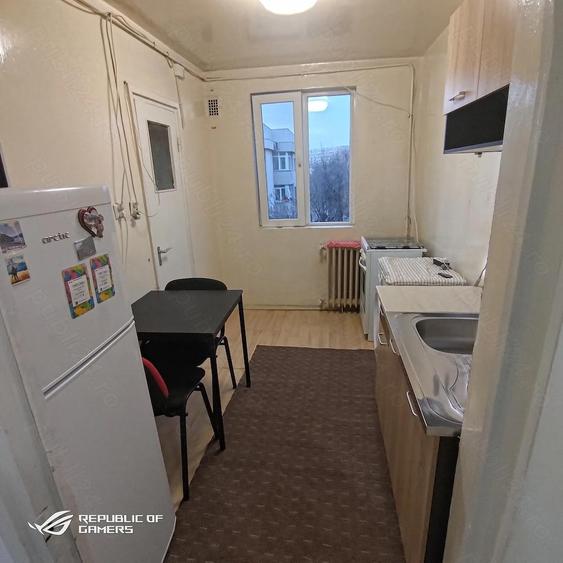 Inchiriez apartament cu 3 camere - 9