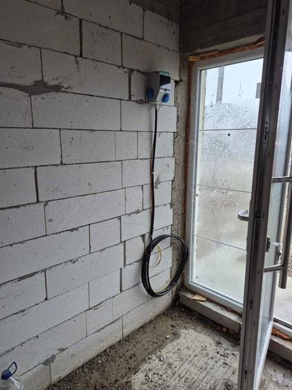 De vanzare casa cu 3 camere ,terasa de 25 metri patrati si gradina - 4
