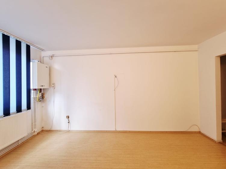 Garsoniera Tiglina 1 etaj 1 pretabila birou - 4