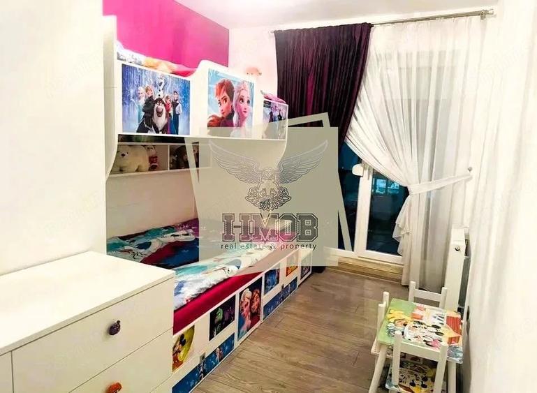 Apartament cu 4 camere decomandat în Central