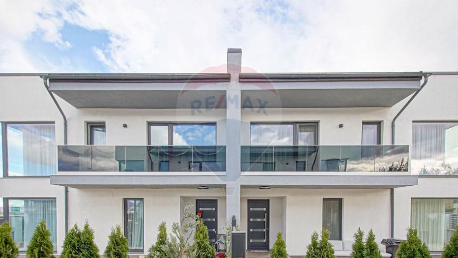 Locuieste intr-un peisaj de poveste - Vila moderna in Rasnov - 1