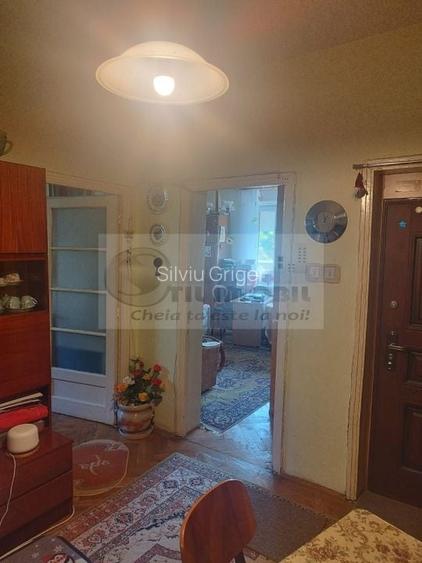 Ap 2 camere, 62 mp, central, etaj 1/2 ,loc de parcare - 190.000 EUR neg Ap 2 camere, 62 mp, central, etaj 1/2 ,loc de parcare - 190.000 EUR neg