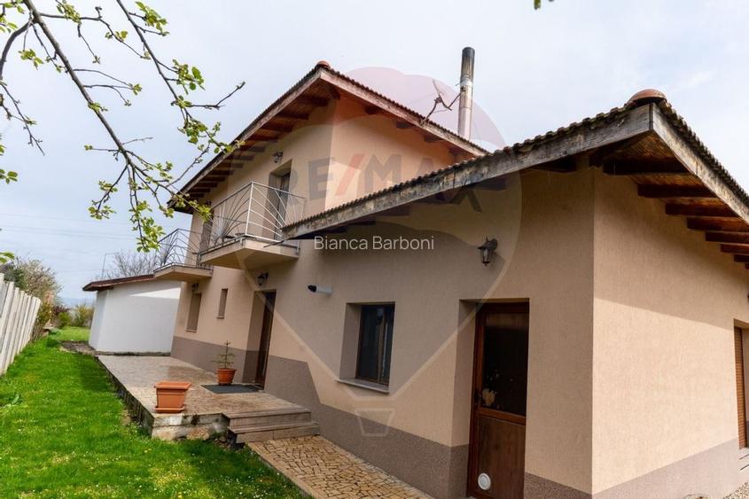 Vila/Pensiune de vanzare Bacia,jud.Hunedoara