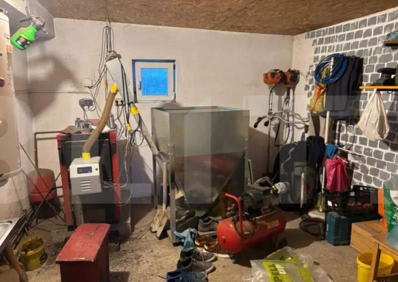 Casa in Iratosu cu teren, apa curenta, centrala termica , - 4