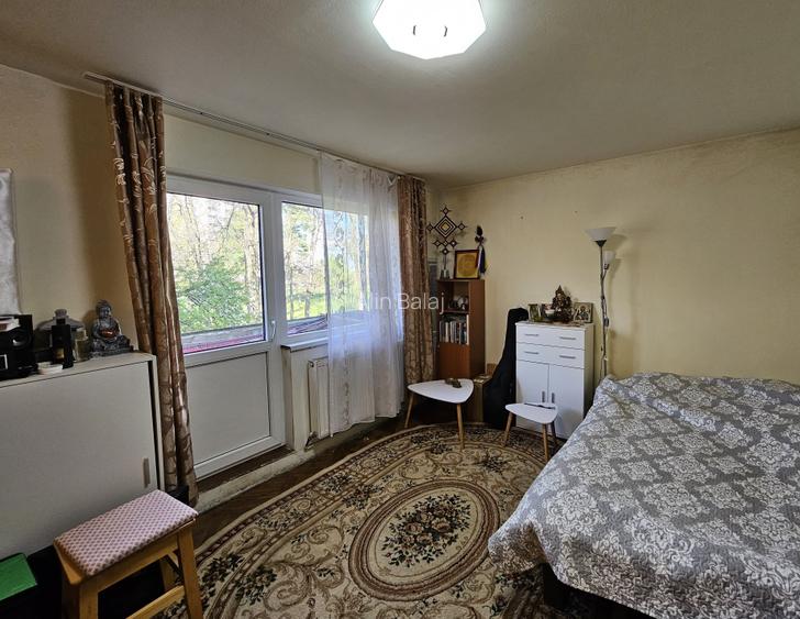 Apartament 2 camere, etajul 1, dec, 2 balcoane, zona Soarelui, pentru investiție