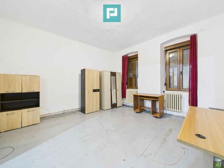 Casă 2 camere + anexe, teren 234 mp. - 6