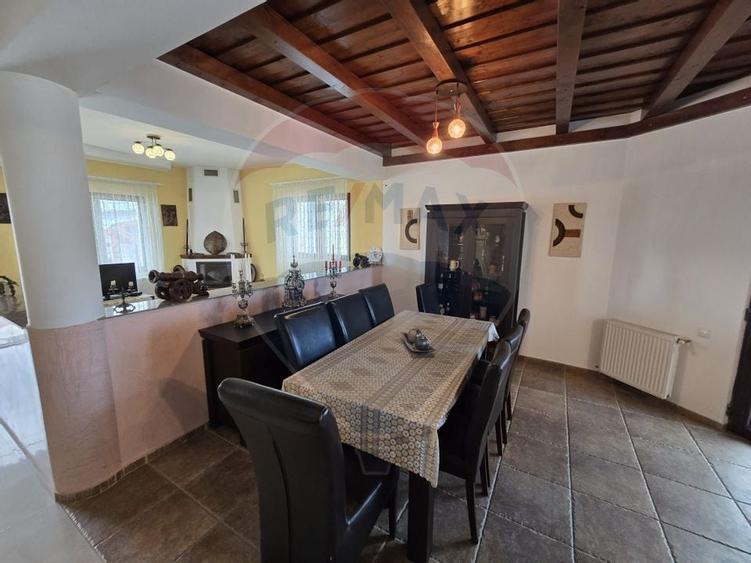 CASA SPATIOASA SI PRIMITOARE IN CENTRUL ORASULUI  AVRIG JUD,  SIBIU - 20