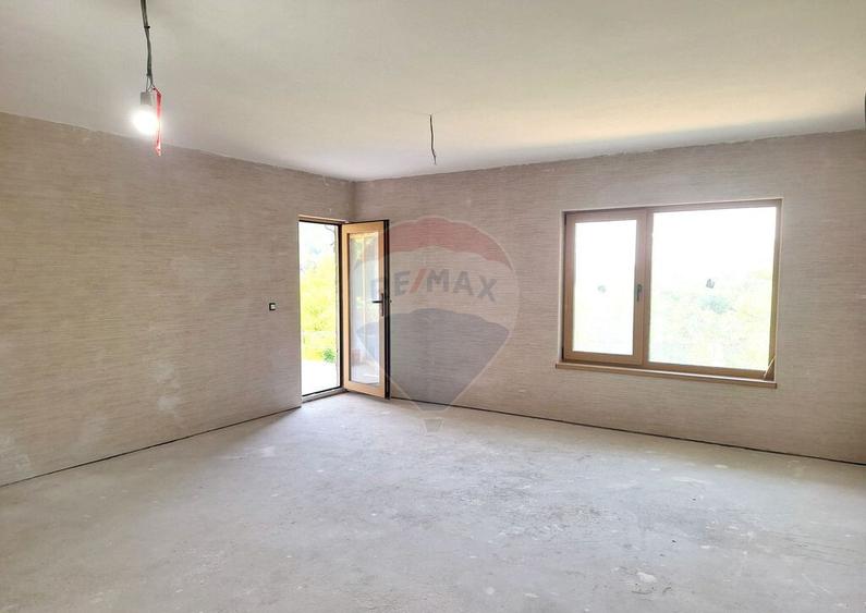 Casa / Vila la gri aproape gata sa devina acasa ! - 18