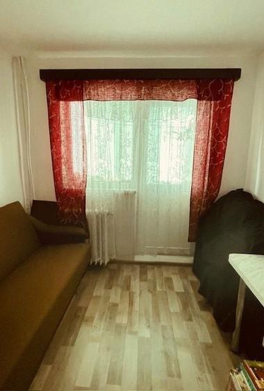 Vand apartament 2 camere Oradea Rogerius.Etaj 1. - 8