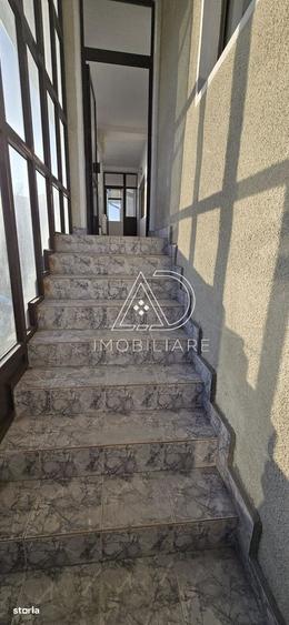 Spatiu pentru birouri de inchiriat 6 camere, strada 23 August - 4