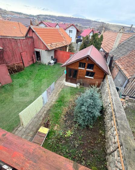 Casa de vanzare proprietate generoasa 2.285 m2 teren - 1