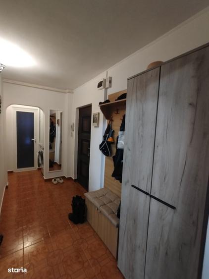 Apartament cu 2 camere decomandat, mobilat în Anda