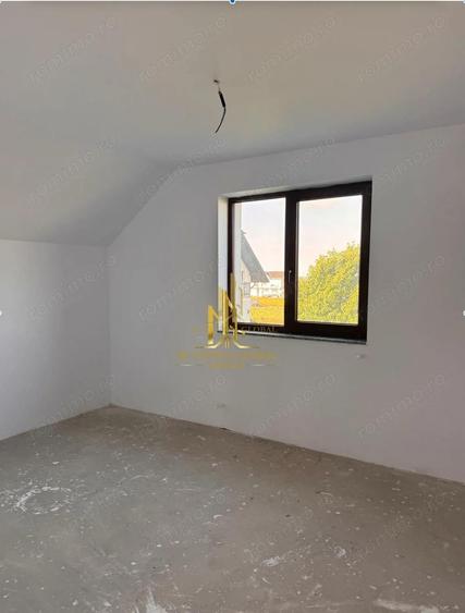 Vand casa cu garaj in Ipotesti - 2