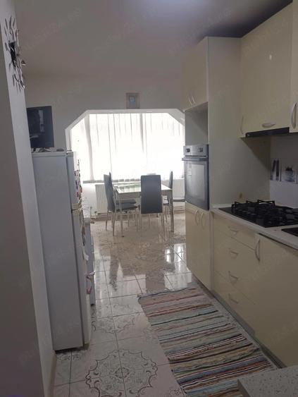 Apartament 4 camere zona Grui ferit de traficul rutier - 1