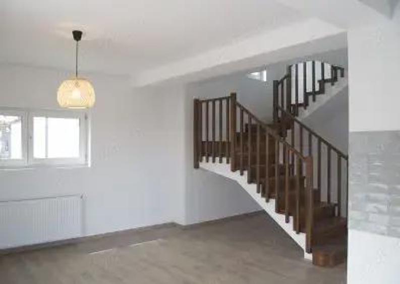 Casa Duplex P+1 cu curte Otopeni, zona 23 august - 6