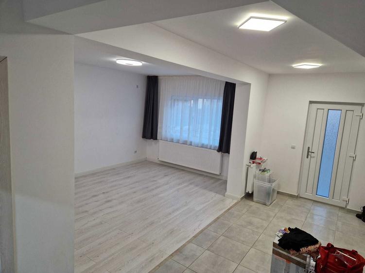 Inchiriere casa 3 dormitoare + curte generoasa - 7